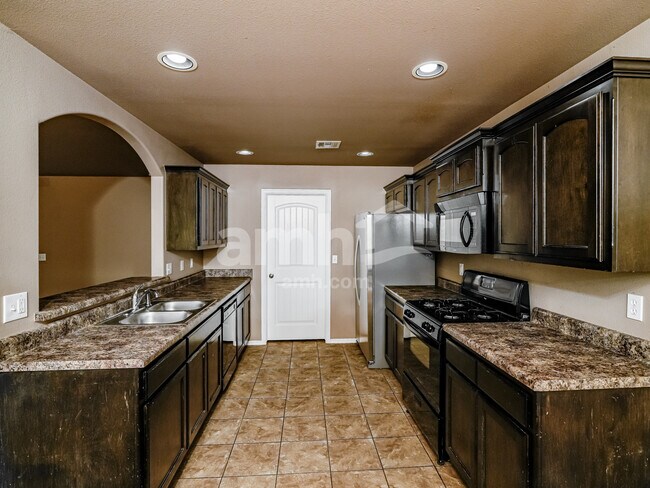 Foto del edificio - 11078 N 114th E Ave