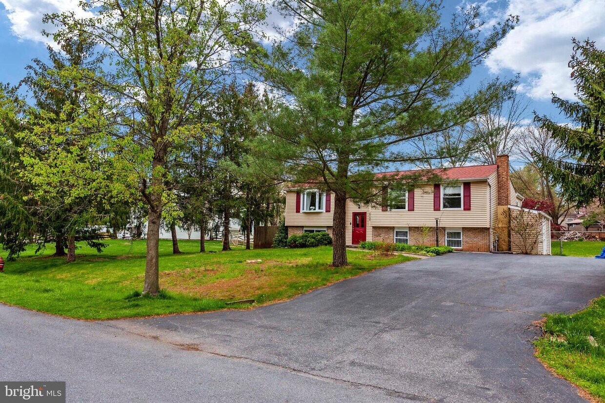 Foto principal - 19130 Dowden Cir