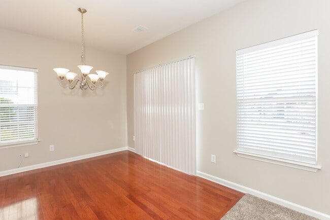 Foto del edificio - 6415 Glenolden Dr