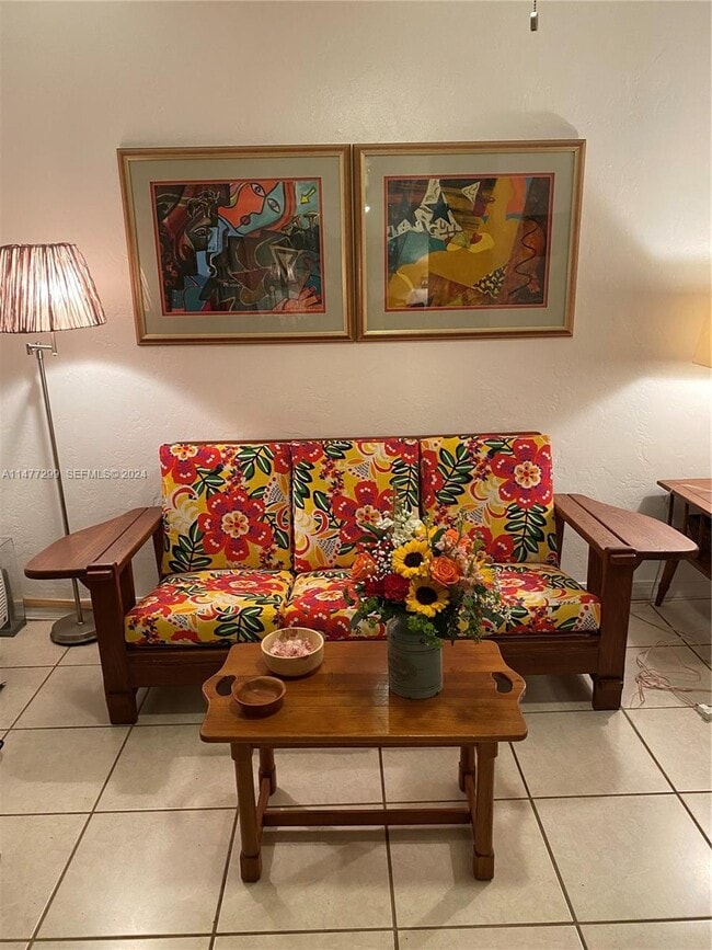 Building Photo - 325 Fernwood Rd