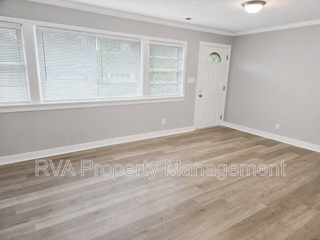 Foto del edificio - 4812 Gilmour Rd