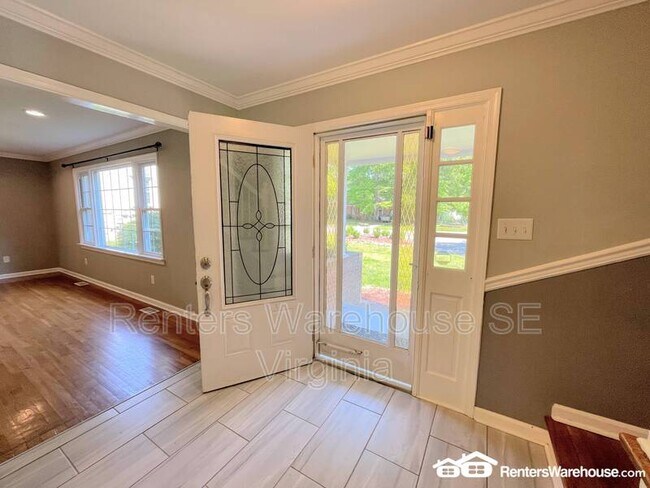 Foto del edificio - 861 Loraine Dr