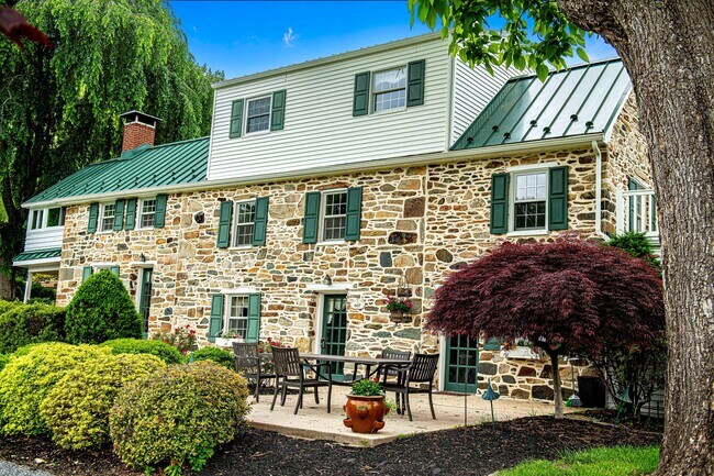 Foto del edificio - 607 E Wheel Rd