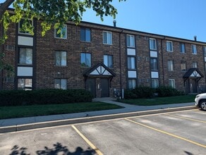 Building Photo - 1003 Centurion Ln
