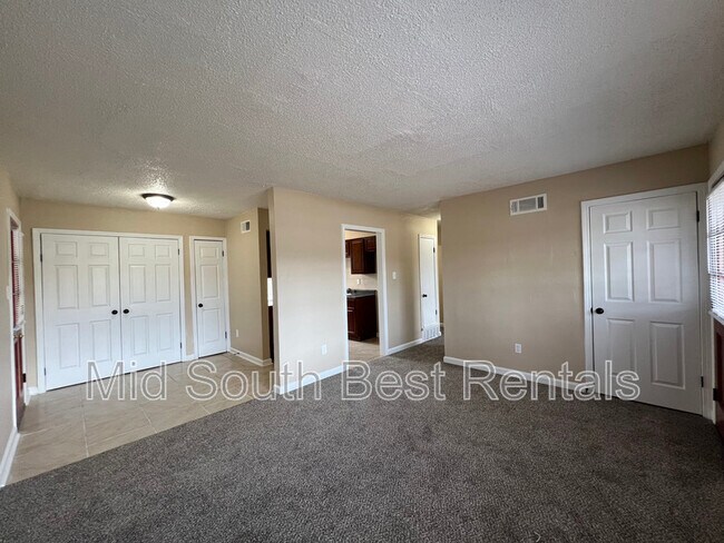 Building Photo - 3738 Wolf Trail Dr