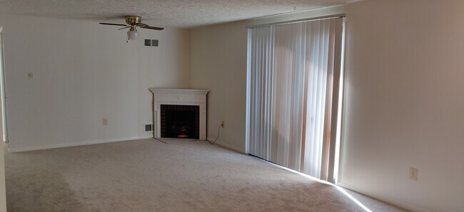Building Photo - 701 Heather Ridge Dr