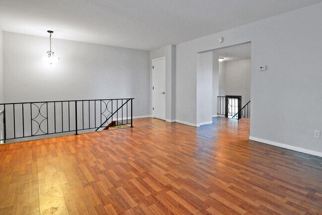 Foto del edificio - 2 Bed | 2 Bath W/ Garage in Heart of Colum...