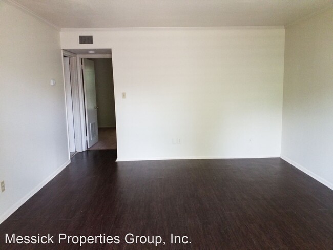 Building Photo - 1 br, 1 bath House - 3828-J Country Club R...