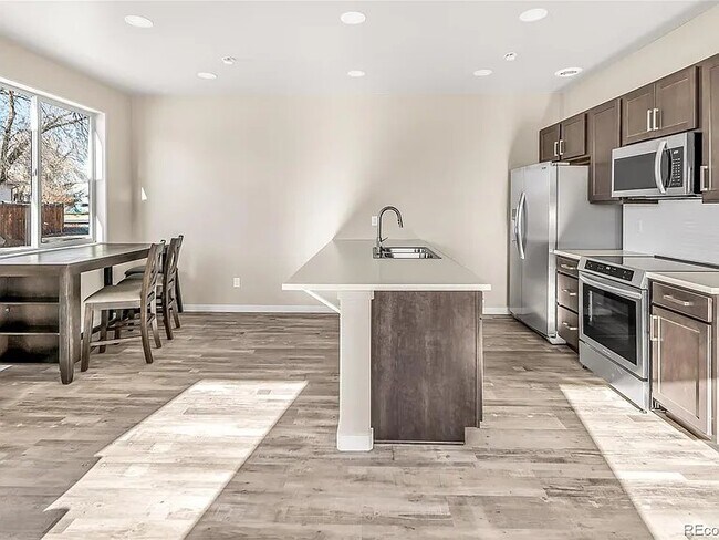 Foto del edificio - 1290 N 13th St