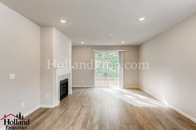 Building Photo - Charming 3-Bed, 2-Bath Home with Freshly P...