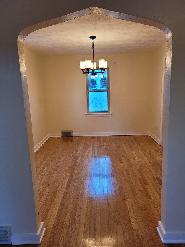 dinning room - 470 Serpentine Dr