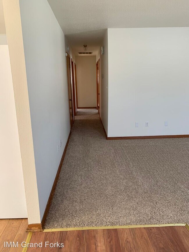 Building Photo - 4 br, 2 bath House - 910 S. 17th Street