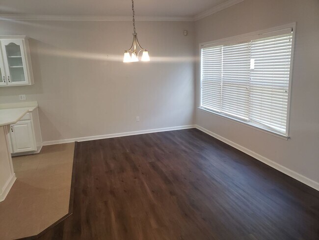 Building Photo - Windsor Trace Subdivision!