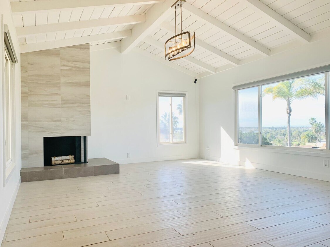 Primary Photo - Welcome to this Bay Park Beauty! Updated 3...