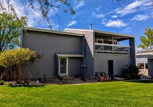 Building Photo - 4150 Monroe Dr