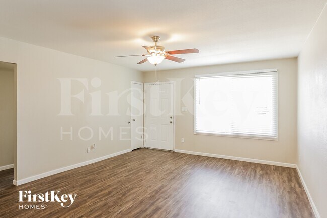 Foto del edificio - 402 W Santa Cruz Dr