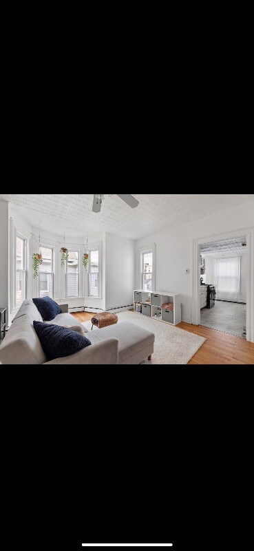 Building Photo - 46 Linden St