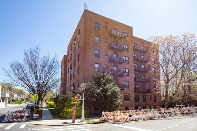 Building Photo - 21610 77th Ave