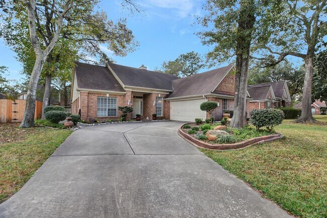 Building Photo - 511 Masson Ct