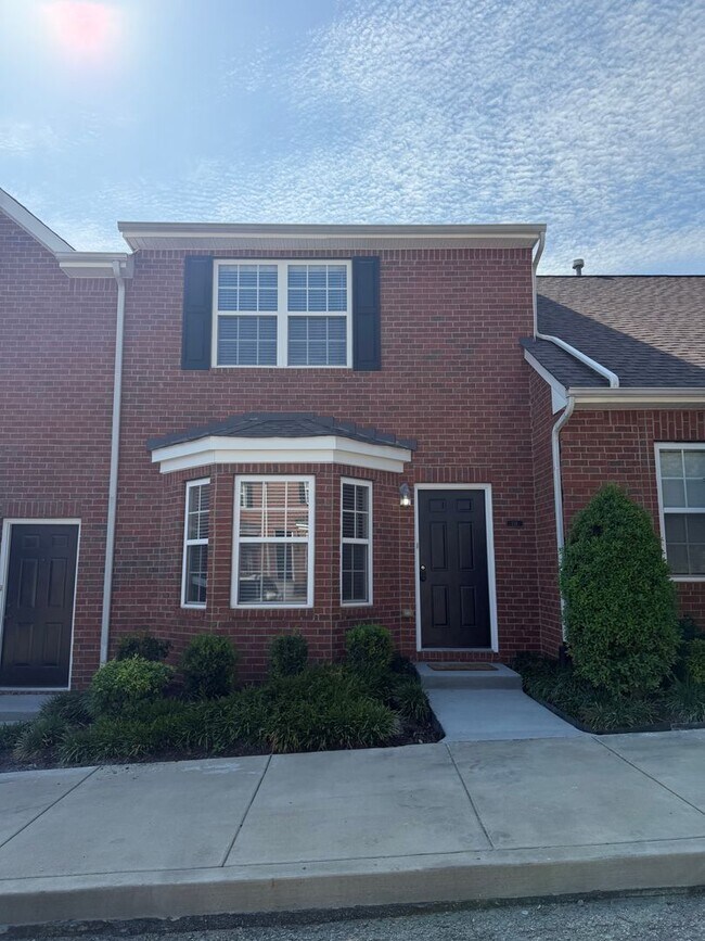 Foto del edificio - 2 Bedroom Brick Townhome in Franklin,TN's Desirable Hardison Hills Community