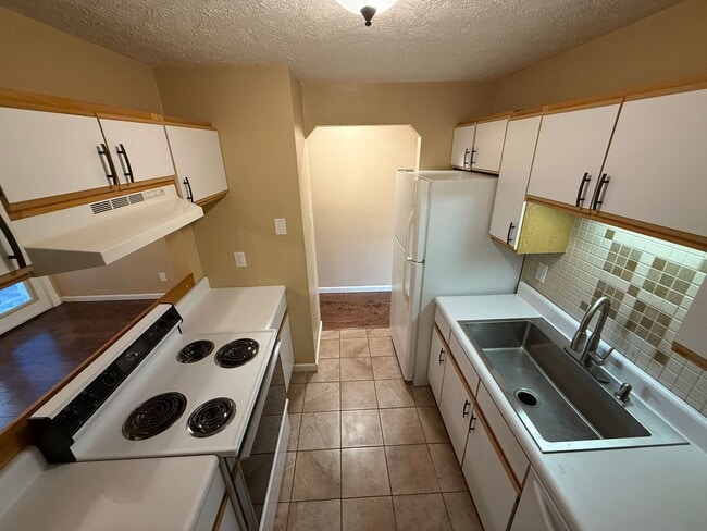 Foto del edificio - 2705 Sood Rd