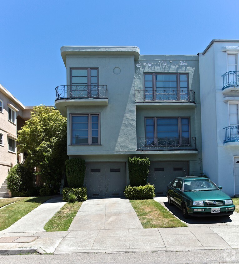Building Photo - 40-42 Iris Ave
