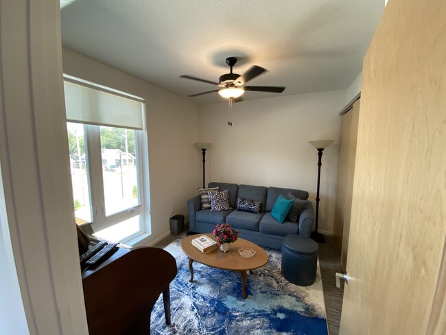 Second bedroom - 4326 Hickman Rd