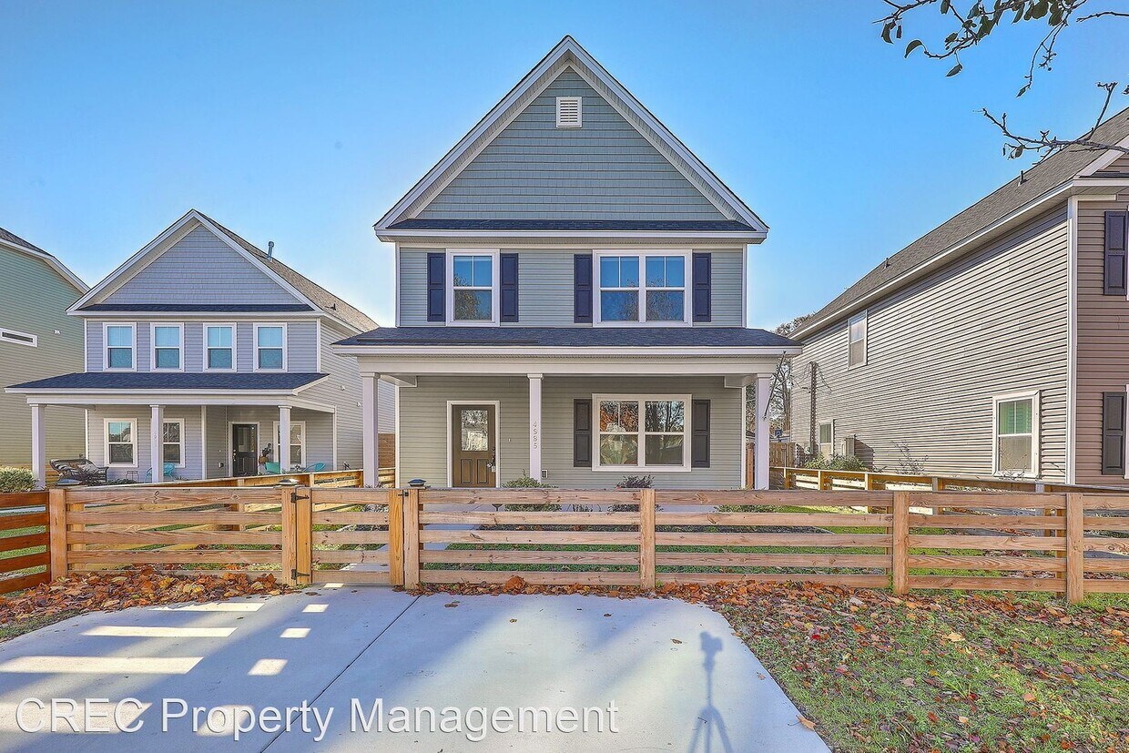 Foto principal - 3 br, 2.5 bath House - 4985 Chateau Avenue