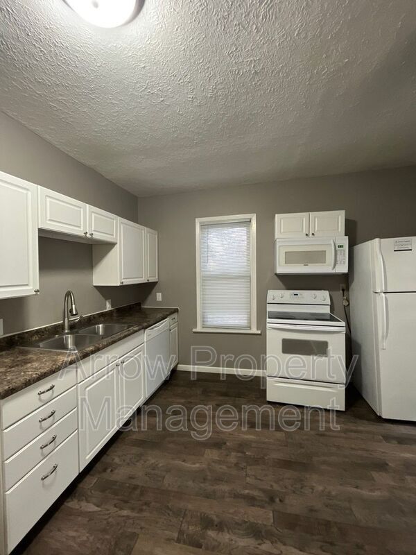 Building Photo - 2738 Apple St