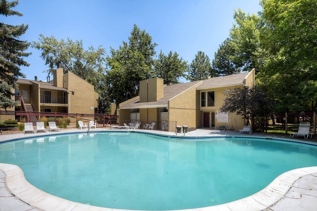 Building Photo - 5300 E Cherry Creek S Dr