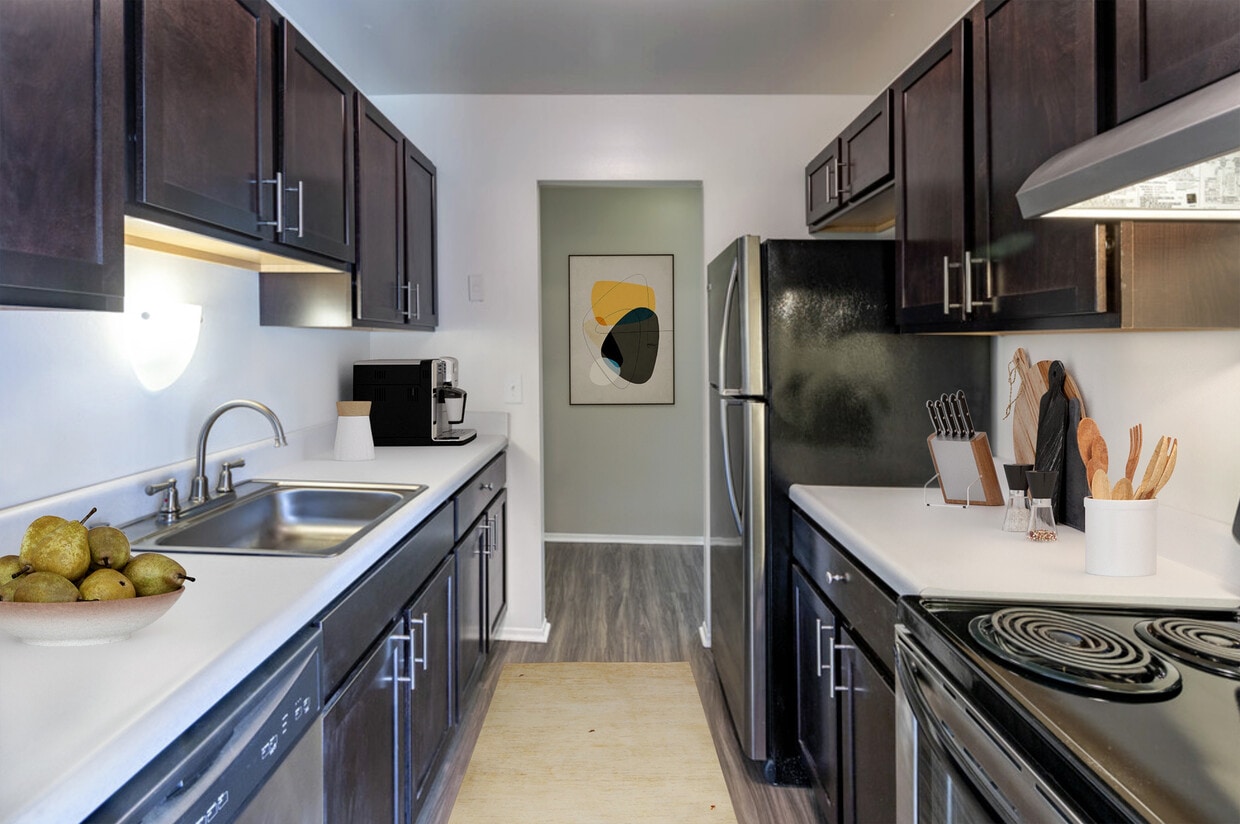 Deerfield Woods Apartments 1940119757 Farmington Rd Livonia, MI