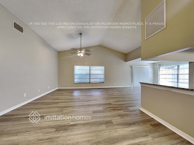 Foto del edificio - 4110 Yellowwood Dr