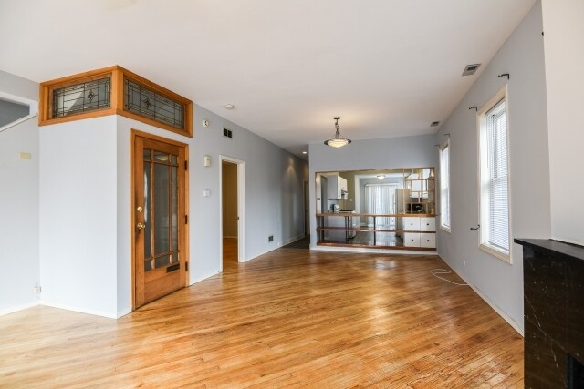 Building Photo - 3301 N Southport Ave
