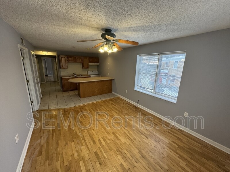 Foto del edificio - 502 N Hope St