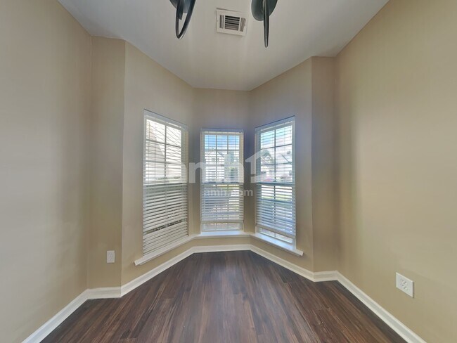 Building Photo - 129 Pin Oak Ct