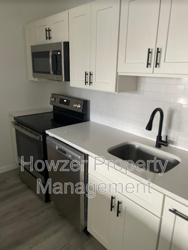 211 Onset Ave Unit D, Wareham, MA 02558 Condo for Rent in Wareham, MA