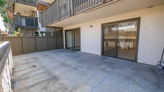 Foto del edificio - Coastal Charm in Ocean Beach – Loma Pacific Condo - Large Ground Level One Bedroom