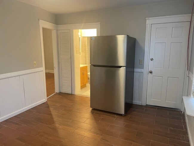 Building Photo - 75 Madison St