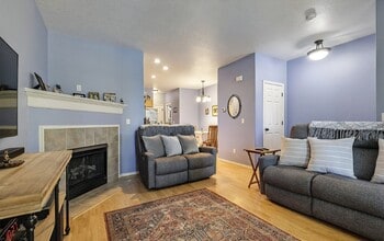 Building Photo - 1294 SE Bacarra St