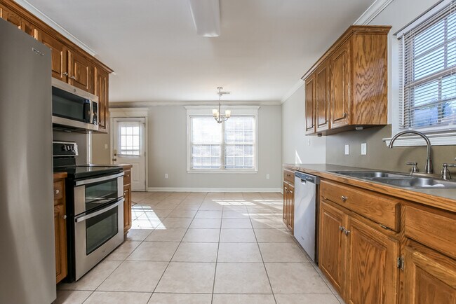 Foto del edificio - 3001 Wild Berry Dr