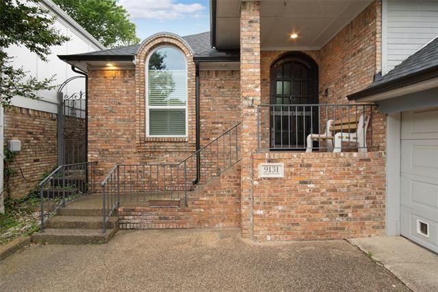 Foto del edificio - 9131 Valley Chapel Ln