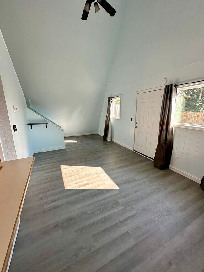 Foto del edificio - 2 Bed, 1 Bath A-Frame for Rent!