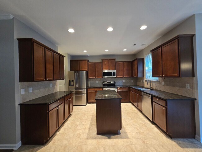 Foto del edificio - 271 River Oak St