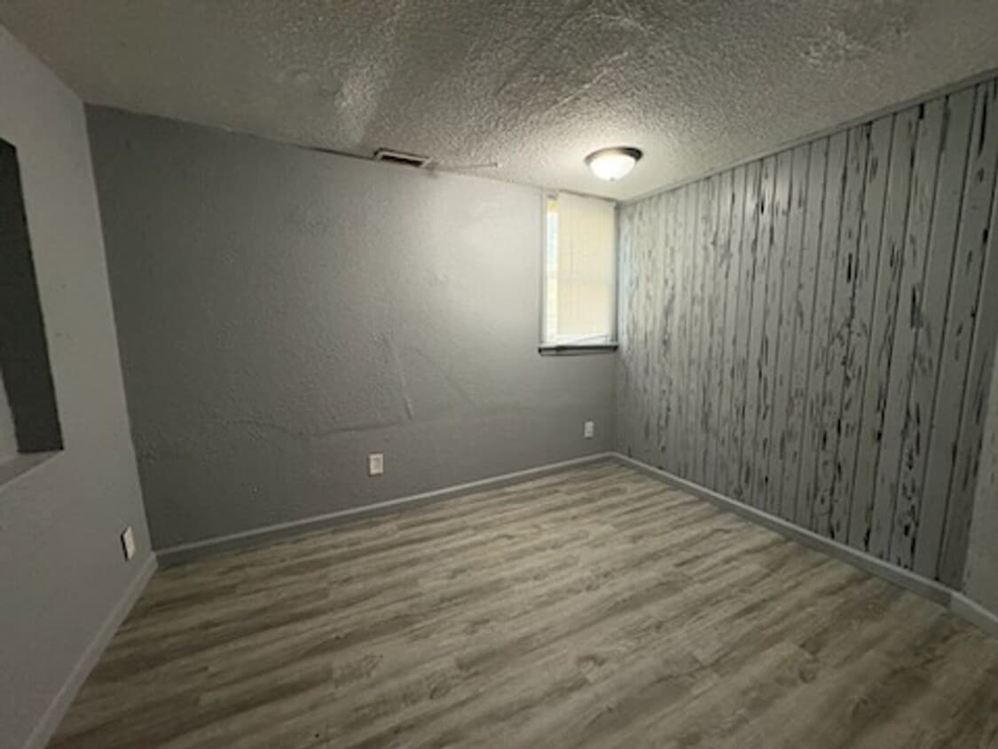 Building Photo - Blue Lotus (4108 Cuming St)