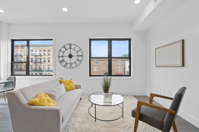 Building Photo - 425-429-429 Avenue C