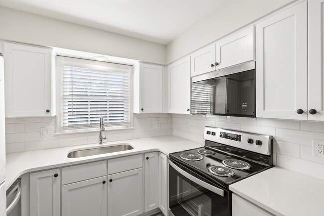 Building Photo - 163 S Eagle Creek Dr