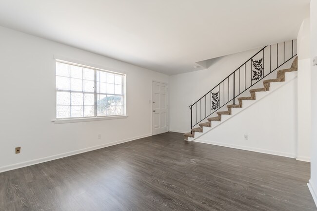 Foto del edificio - 2721 White Oak Dr