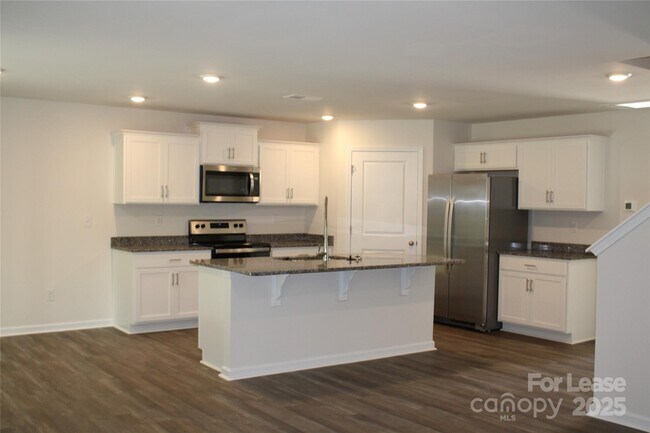 Building Photo - 2295 Mdw Strm Dr