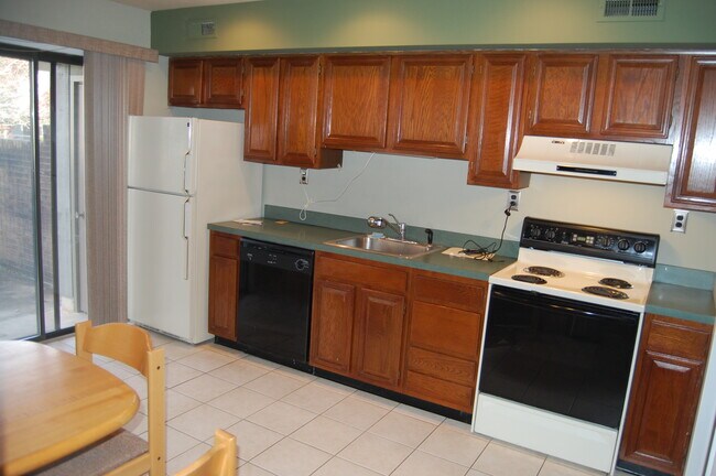 Building Photo - 300 Gemini Dr