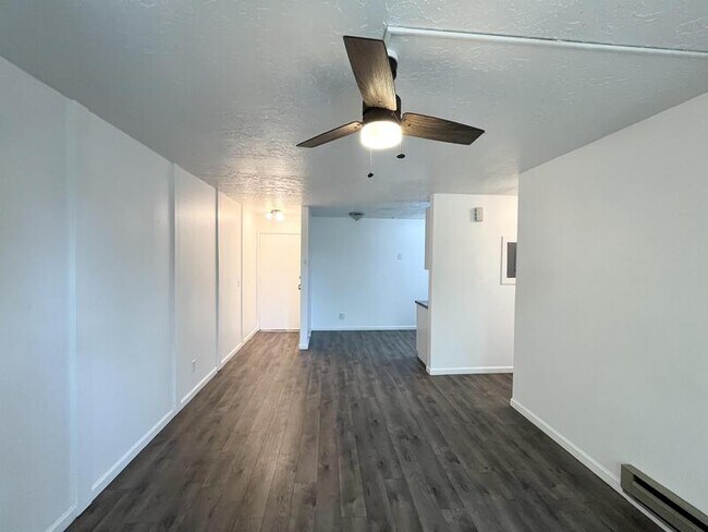 Building Photo - 330 E 700 S - 1 - L 307